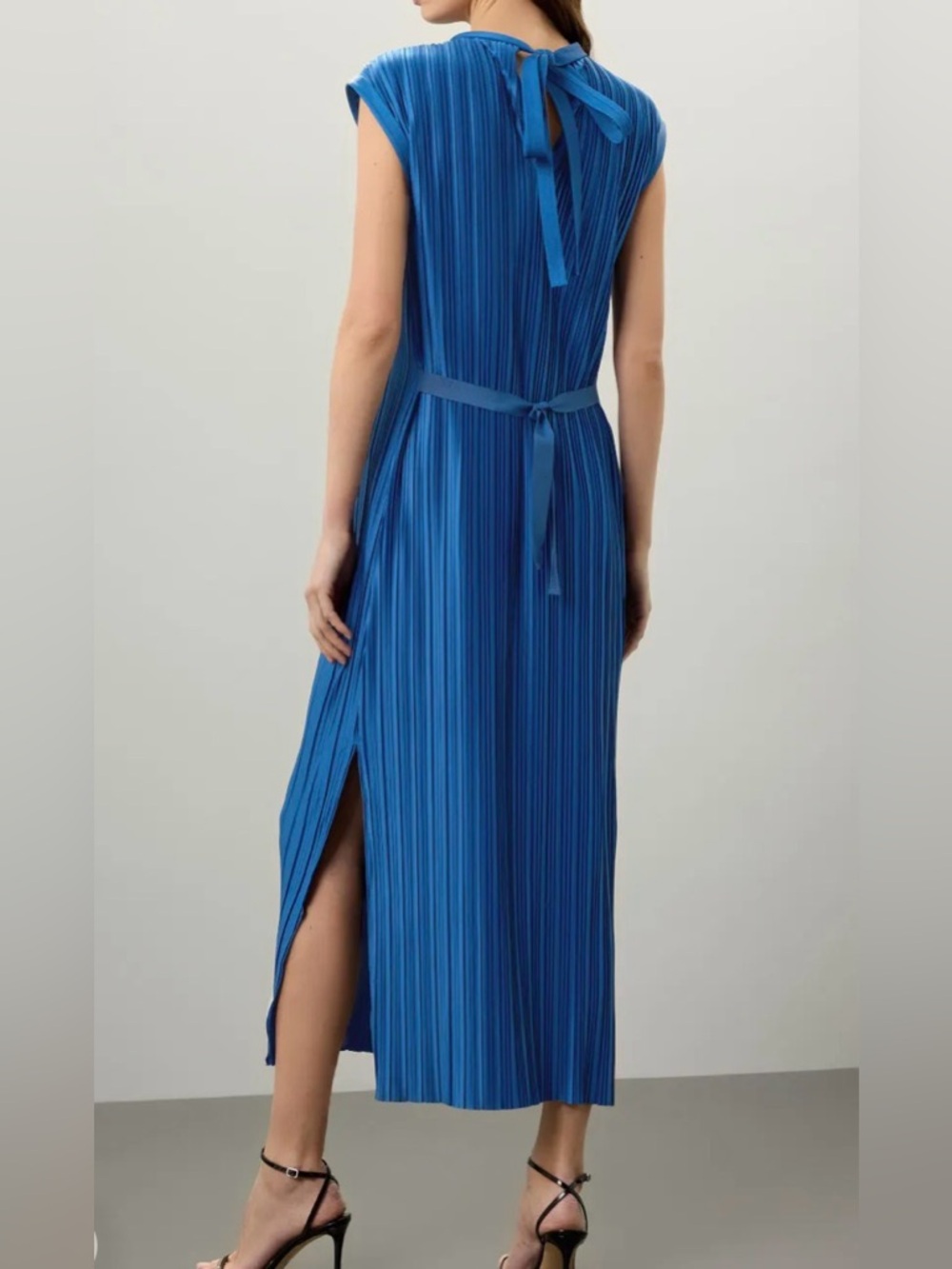 Atlein Plisse Midi Dress Sleeveless Pleated Blue - Picture 3 of 15
